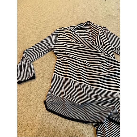 St. John 100% wool open striped cardigan size medium - Picture 4 of 7